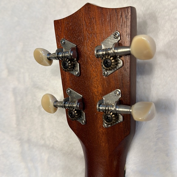 Makala Ukelele - Soprano - Picture 4 of 8